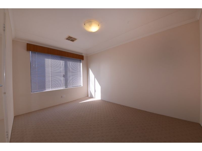 4 Rometta Way, Sinagra WA 6065