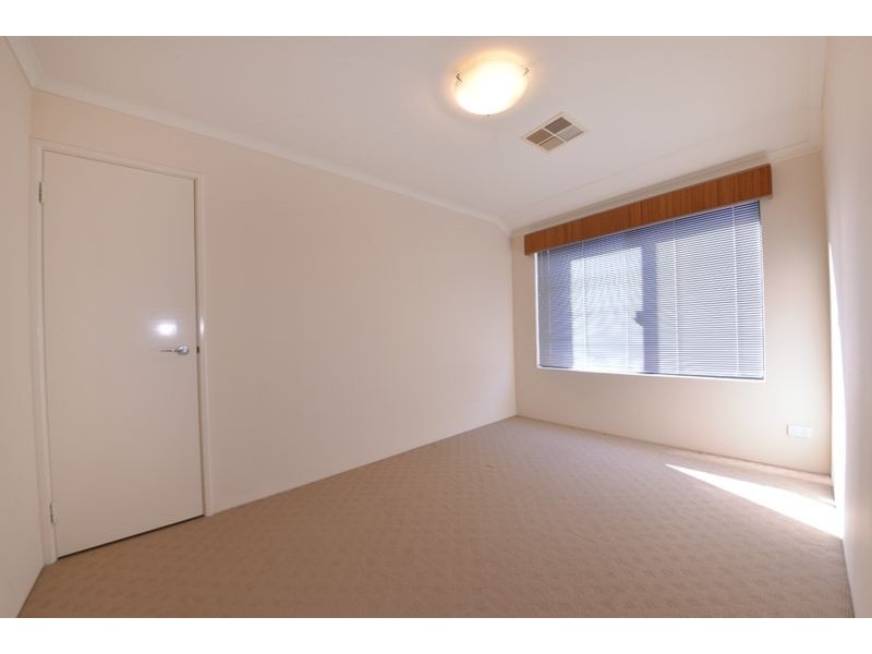 4 Rometta Way, Sinagra WA 6065