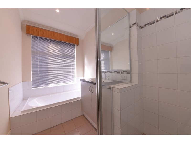 4 Rometta Way, Sinagra WA 6065