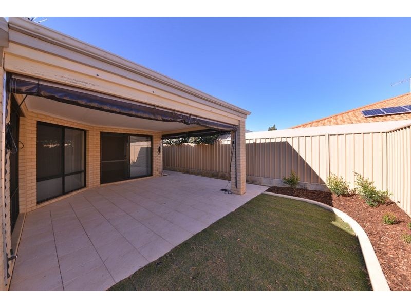 4 Rometta Way, Sinagra WA 6065