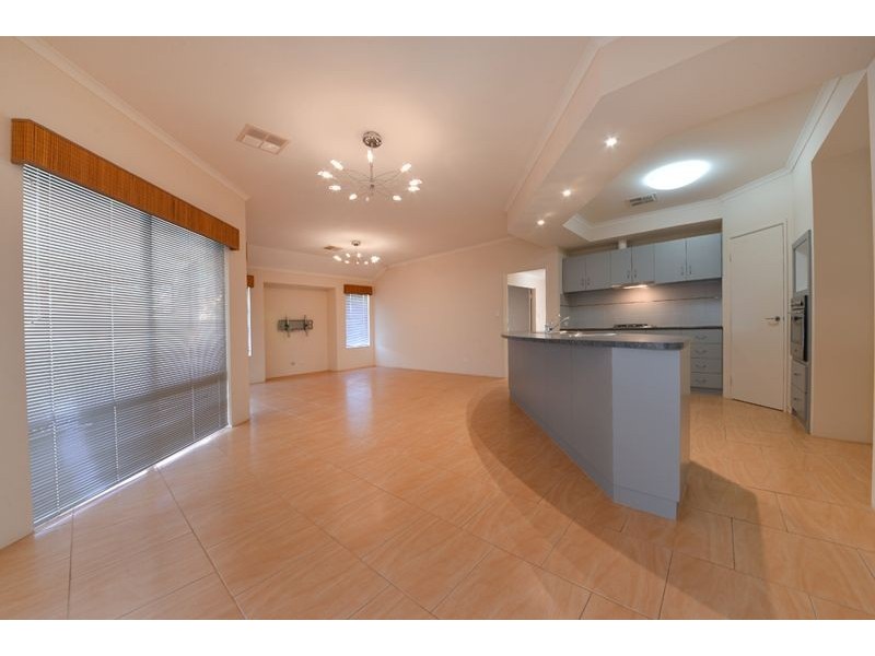 4 Rometta Way, Sinagra WA 6065