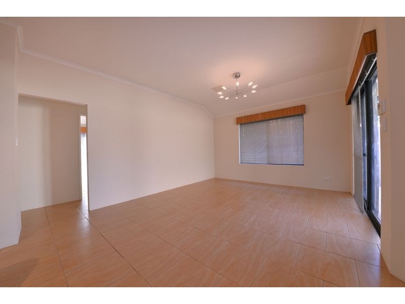 4 Rometta Way, Sinagra WA 6065