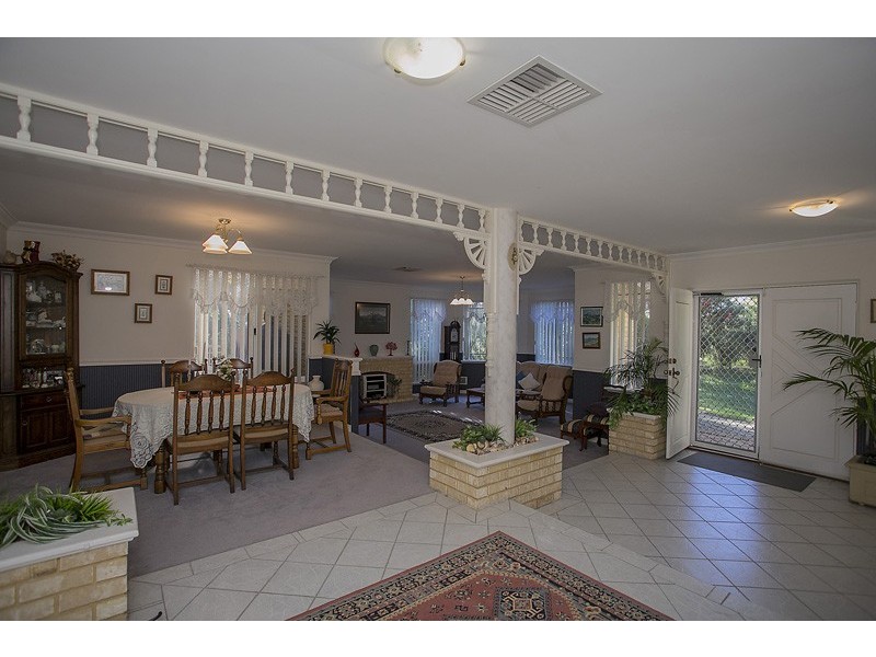 33 Greenhaven Glde, Carramar WA 6031