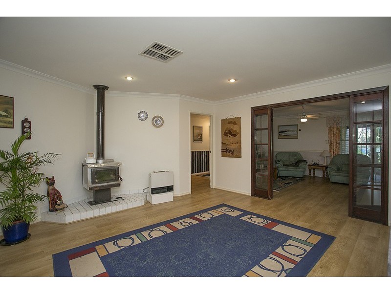 33 Greenhaven Glde, Carramar WA 6031