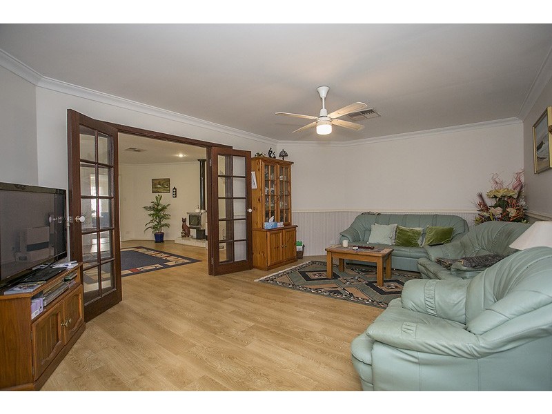 33 Greenhaven Glde, Carramar WA 6031