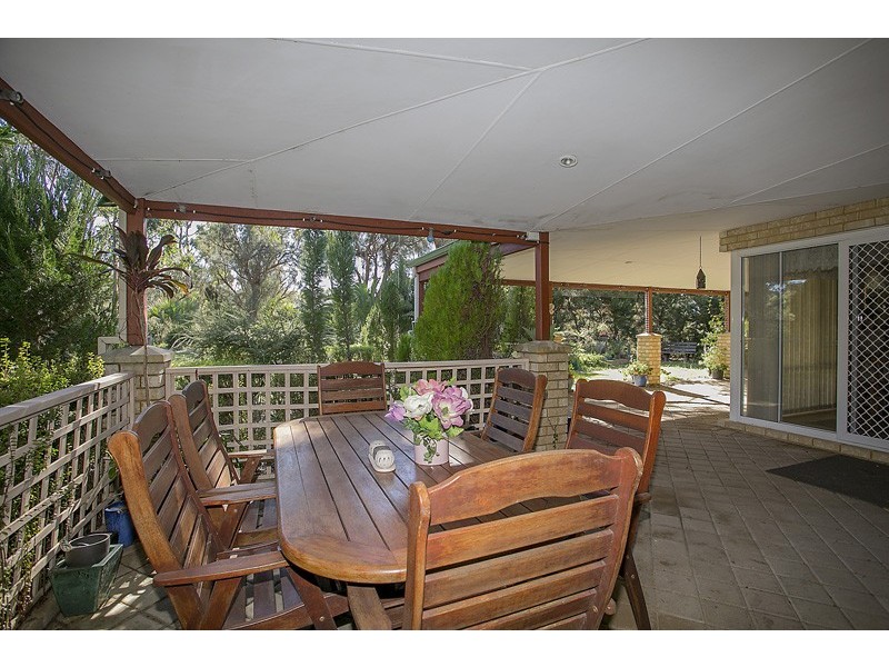 33 Greenhaven Glde, Carramar WA 6031