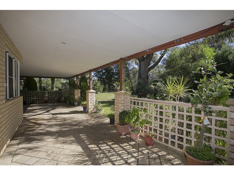 33 Greenhaven Glde, Carramar WA 6031