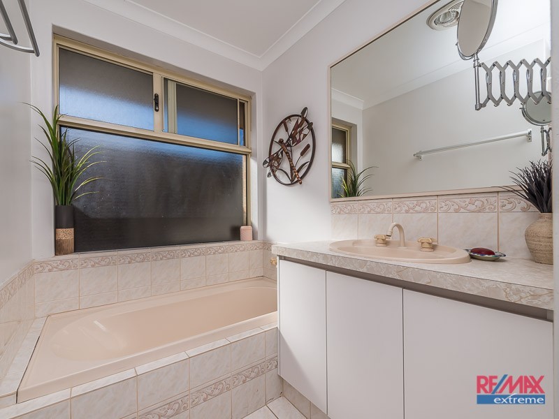 5 Ayr Way, Mindarie WA 6030