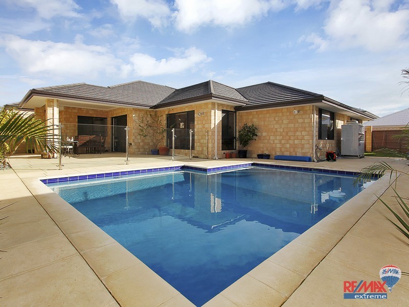 22 St Lucia Road, Iluka WA 6028