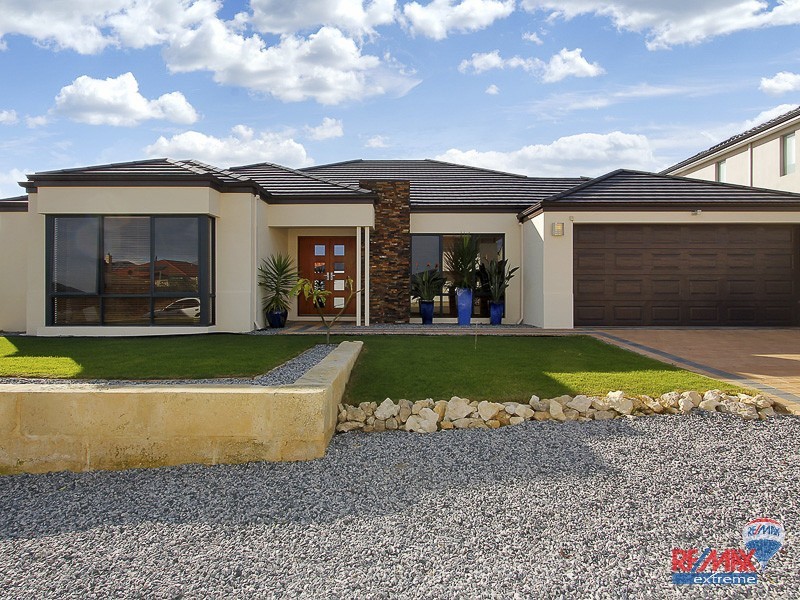 22 St Lucia Road, Iluka WA 6028