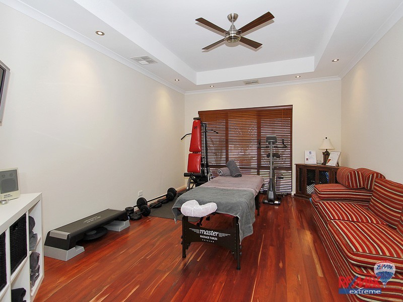 22 St Lucia Road, Iluka WA 6028