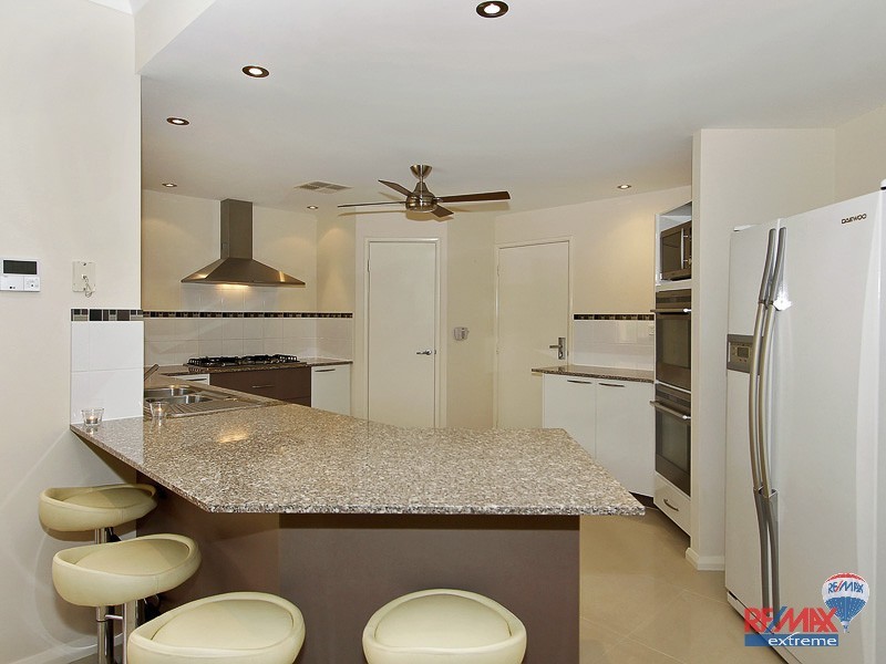 22 St Lucia Road, Iluka WA 6028