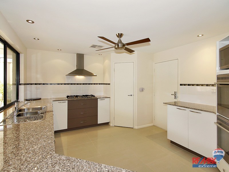 22 St Lucia Road, Iluka WA 6028