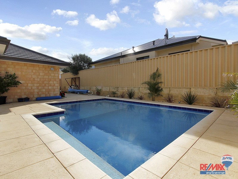 22 St Lucia Road, Iluka WA 6028