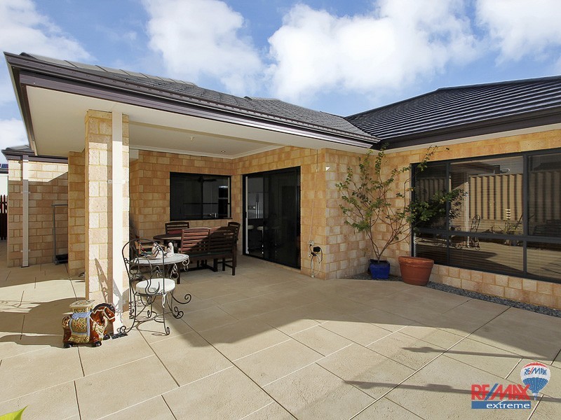 22 St Lucia Road, Iluka WA 6028