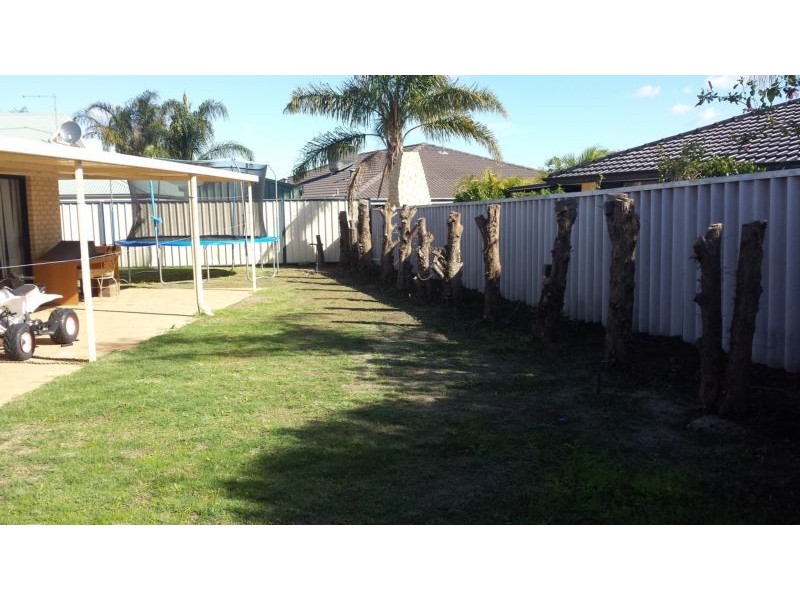 30 Merrang Circuit, Carramar WA 6031