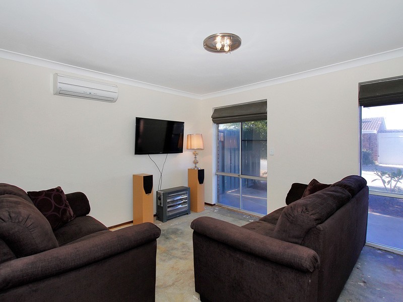 8 Rosewood Heights, Craigie WA 6025