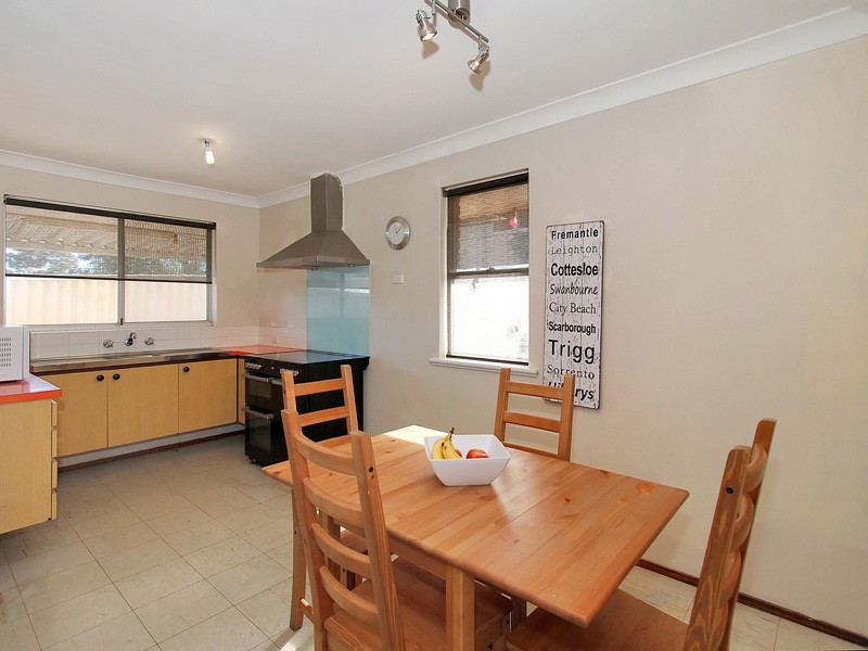 8 Rosewood Heights, Craigie WA 6025