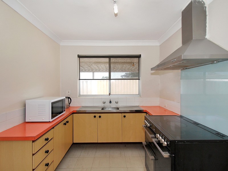 8 Rosewood Heights, Craigie WA 6025