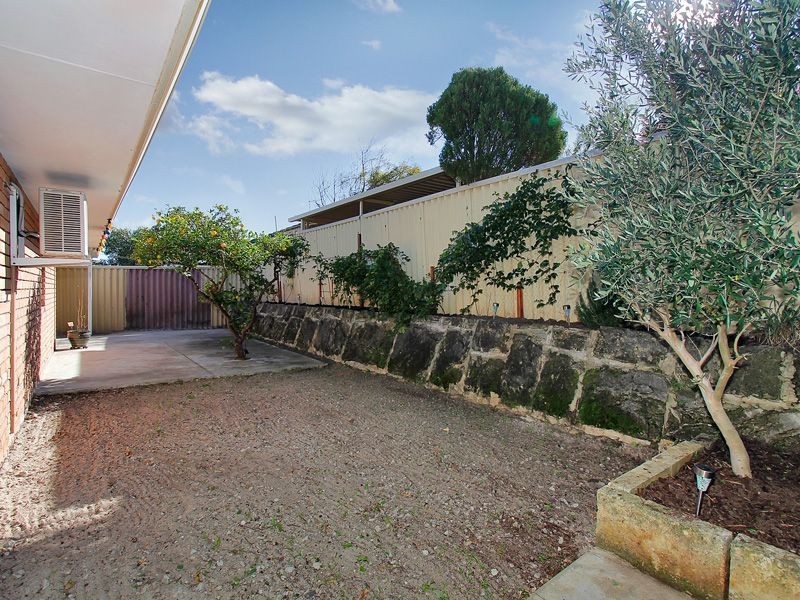 8 Rosewood Heights, Craigie WA 6025