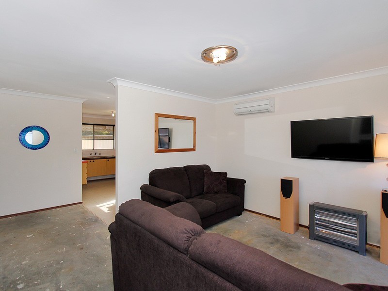 8 Rosewood Heights, Craigie WA 6025