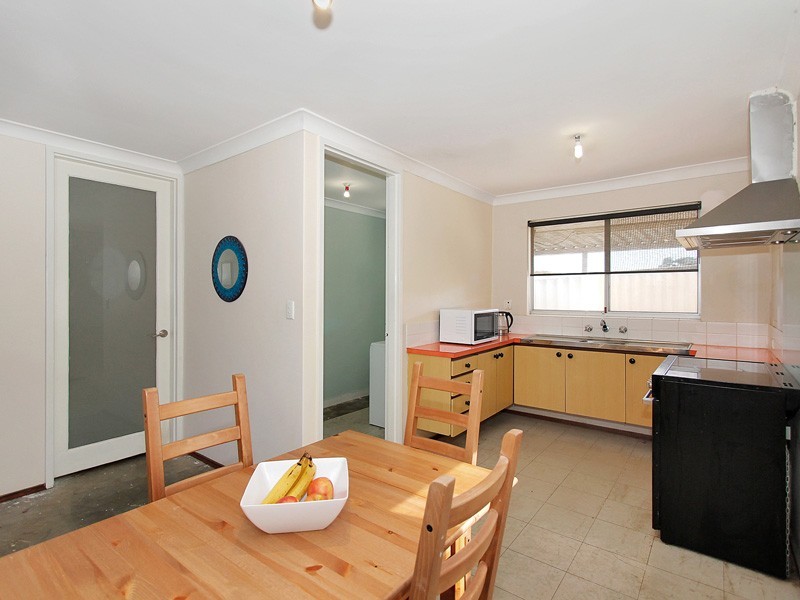 8 Rosewood Heights, Craigie WA 6025