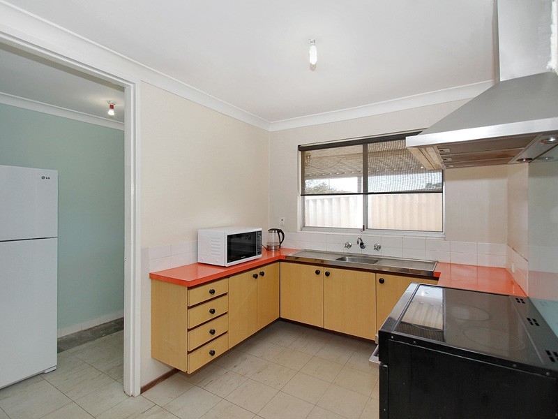 8 Rosewood Heights, Craigie WA 6025