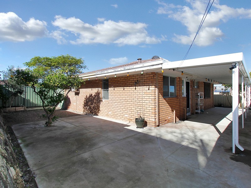 8 Rosewood Heights, Craigie WA 6025