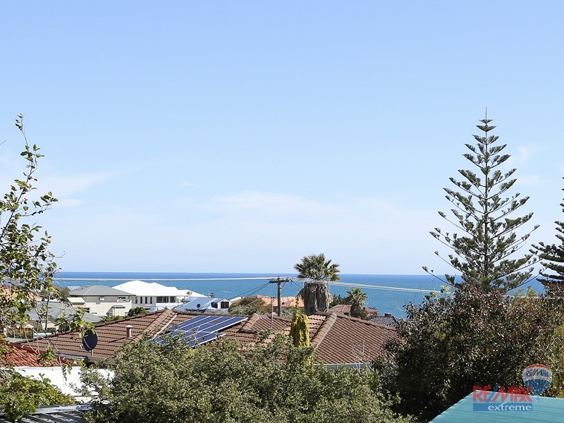 2/14 White Road, Quinns Rocks WA 6030