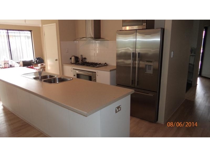 60 Salwood Loop, Banksia Grove WA 6031