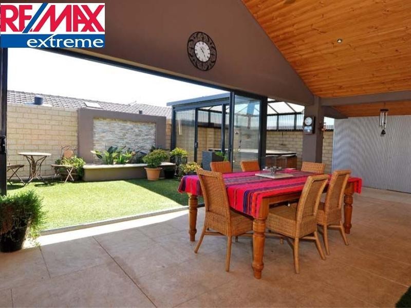 9 Mulgrave Loop, Mindarie WA 6030