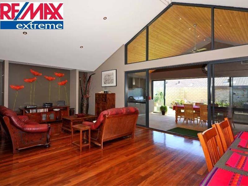 9 Mulgrave Loop, Mindarie WA 6030