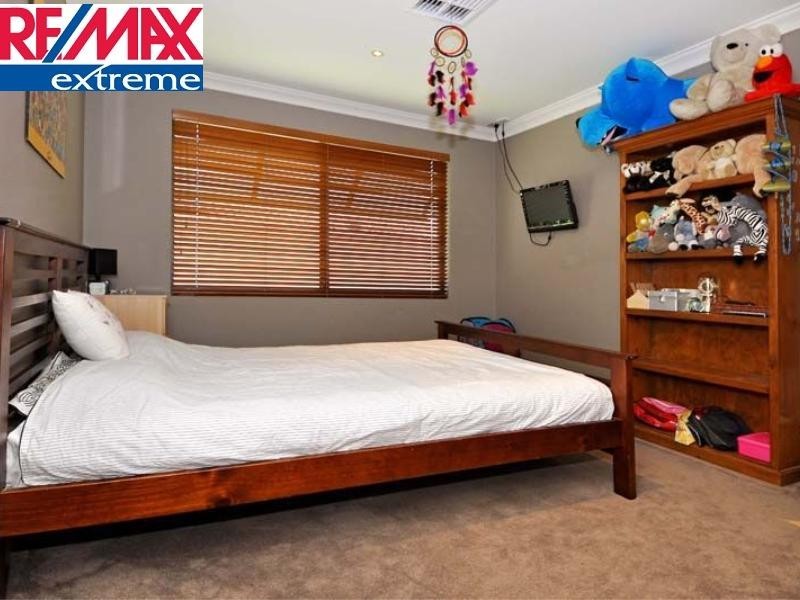 9 Mulgrave Loop, Mindarie WA 6030