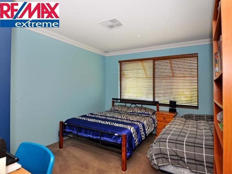 9 Mulgrave Loop, Mindarie WA 6030