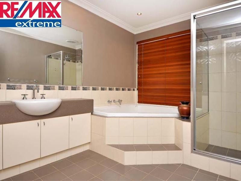 9 Mulgrave Loop, Mindarie WA 6030