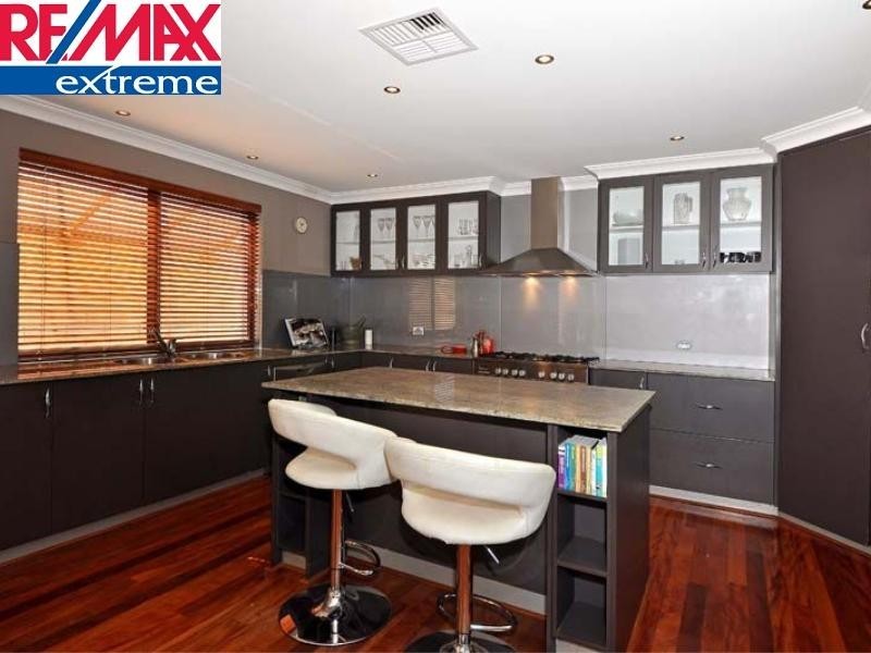 9 Mulgrave Loop, Mindarie WA 6030