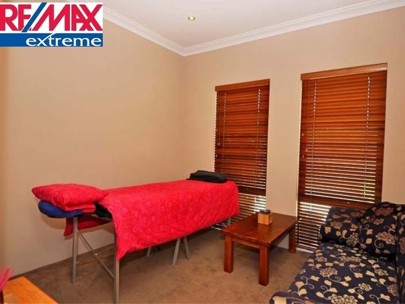 9 Mulgrave Loop, Mindarie WA 6030