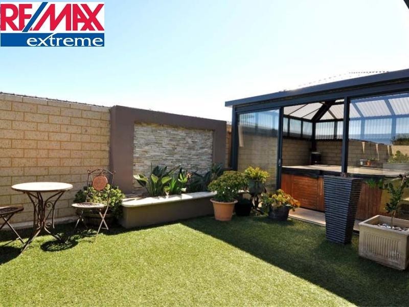 9 Mulgrave Loop, Mindarie WA 6030