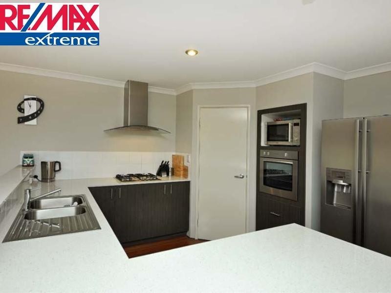 15 Calderstone Rise, Landsdale WA 6065