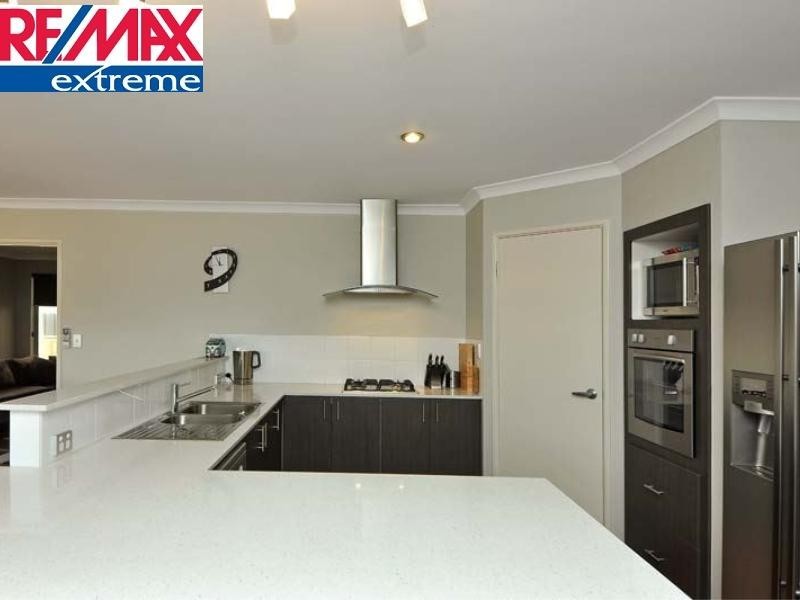 15 Calderstone Rise, Landsdale WA 6065