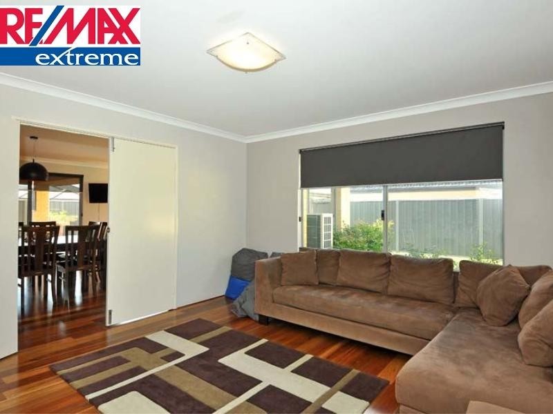 15 Calderstone Rise, Landsdale WA 6065