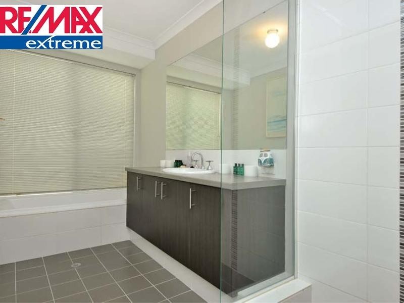 15 Calderstone Rise, Landsdale WA 6065