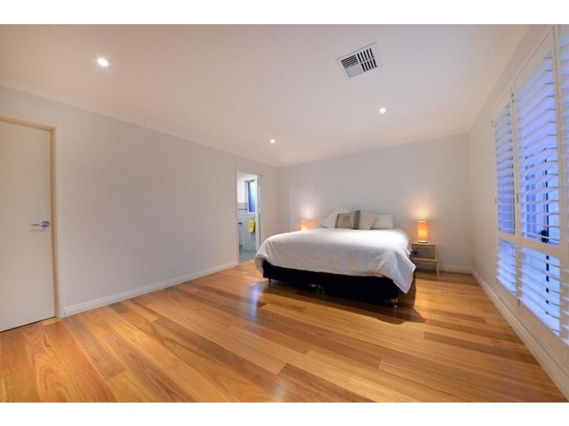 11 Parkinson Road, Banksia Grove WA 6031