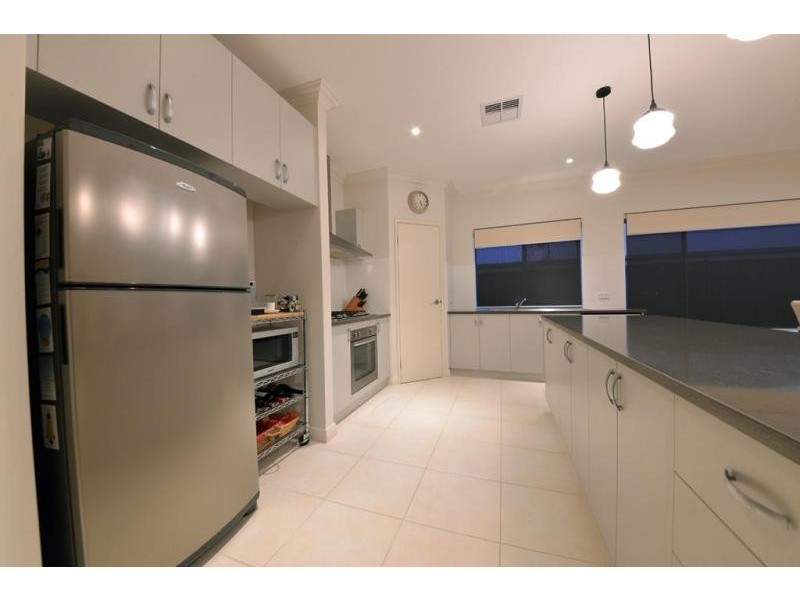 11 Parkinson Road, Banksia Grove WA 6031