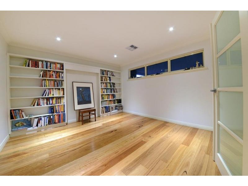 11 Parkinson Road, Banksia Grove WA 6031