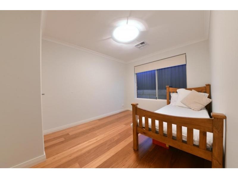 11 Parkinson Road, Banksia Grove WA 6031