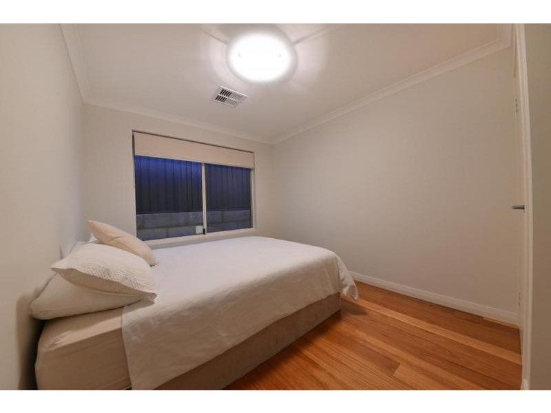 11 Parkinson Road, Banksia Grove WA 6031