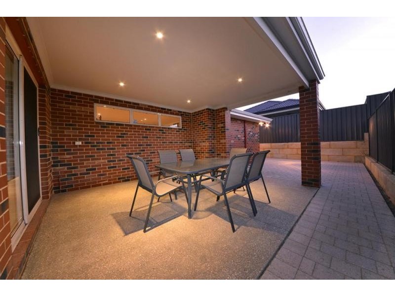 11 Parkinson Road, Banksia Grove WA 6031