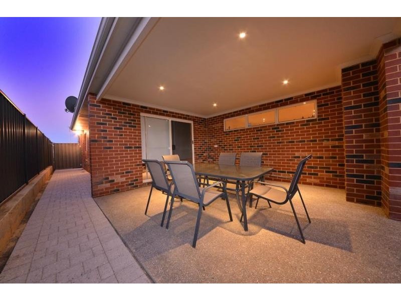 11 Parkinson Road, Banksia Grove WA 6031