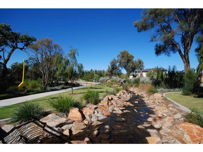 11 Parkinson Road, Banksia Grove WA 6031
